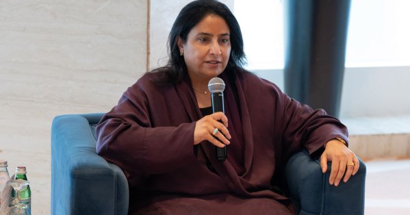 معهد الإدارة العامة يستضيف رئيس مجلس إدارة بورصة البحرين ضمن برنامج "قيادات”