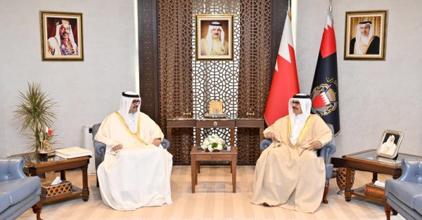 وزير الداخلية يطلع على إنجازات ومبادرات المحافظة الجنوبية في إطار متابعة تنفيذ المشاريع الخدمية