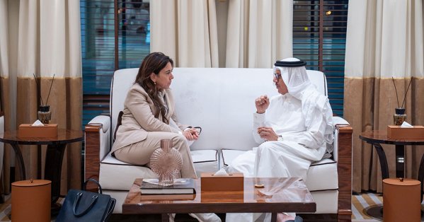 وزيرة الدولة بوزارة خارجية دولة الإمارات العربية المتحدة تصل إلى البلاد