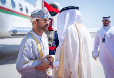 وزير الخارجية في سلطنة عمان يصل إلى البلاد
