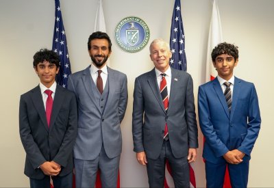 سمو الشيخ ناصر بن حمد يلتقي وزير الطاقة في الولايات المتحدة الأمريكية