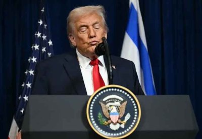 بأموال إيرانية.. ترامب يعلن خطة لشراء القمح وفول الصويا وبيعهما لطهران