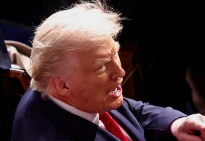 ترامب يهدد بـ"إكمال المهمة عسكرياً"ويتوعد إيران بالزوال