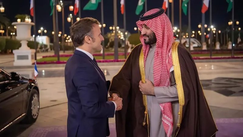 ولي العهد السعودي والرئيس الفرنسي يبحثان مذكرة التفاهم بين أميركا وإيران