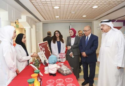 شباب العلاج الطبيعي  و"التغذية" بالأهلية ينشرون ثقافة التبرع بالدم بـ"نبضات" ملهمة