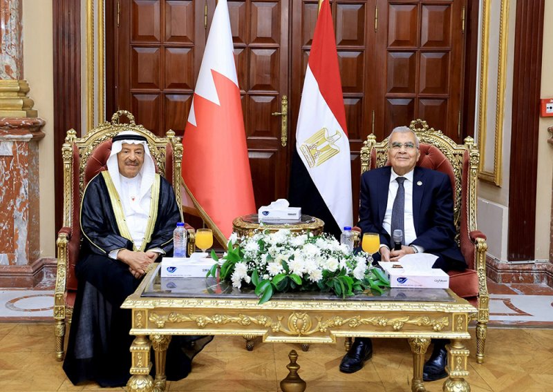 رئيس مجلس الشورى: العلاقات البحرينية المصرية تواصل ازدهارها برؤى قيادتي البلدين الشقيقين وتعكس نموذجًا راسخًا للشراكة الاستراتيجية والتعاون المثمر في جميع المجالات