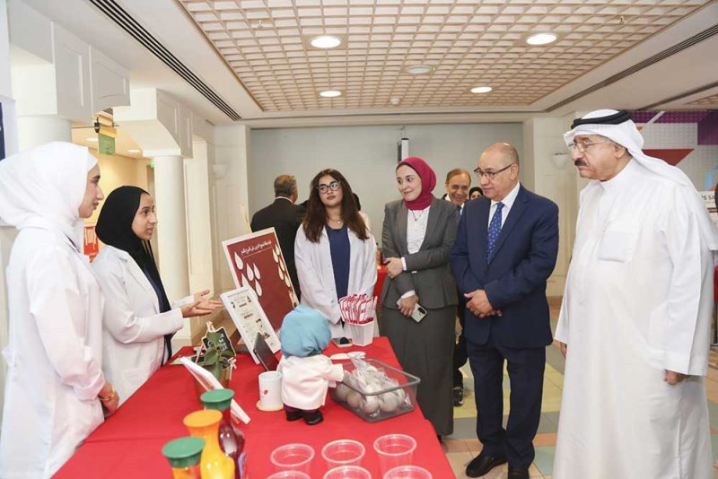 شباب العلاج الطبيعي  و"التغذية" بالأهلية ينشرون ثقافة التبرع بالدم بـ"نبضات" ملهمة
