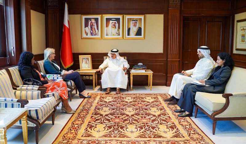 وزير الخارجية يستقبل سفيرة الولايات المتحدة الأميركية لدى مملكة البحرين