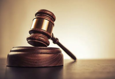المحكمة العليا الأميركية تحسم اليوم ثلاث قضايا مصيرية لإدارة ترامب