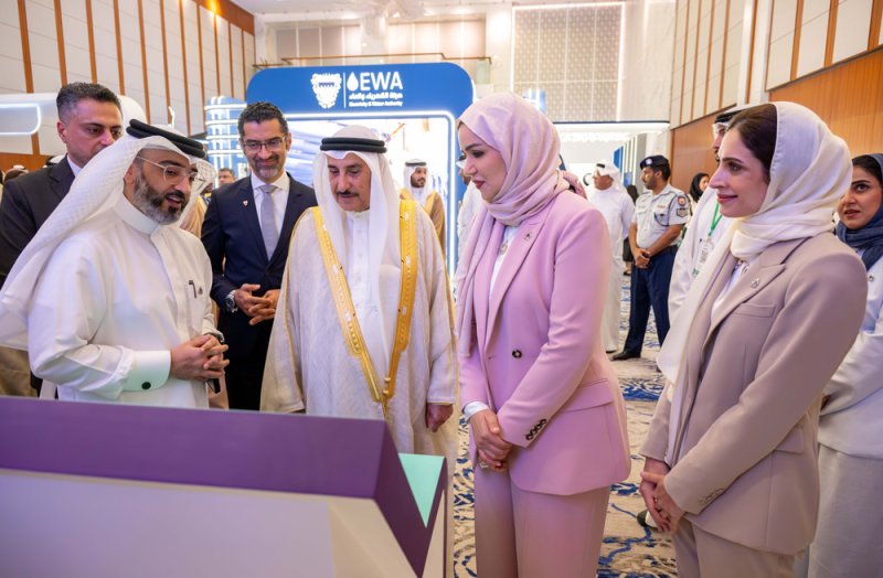 الشيخ خالد بن عبدالله: تطوير البنية التحتية الرقمية وتبني استراتيجيات التحول نحو المدن الذكية خطوة رائدة تدعم جهود التنمية