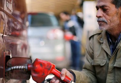زحام في محطات الوقود بسوريا بعد تخفيض الأسعار.. والحكومة تعلن عن الحل