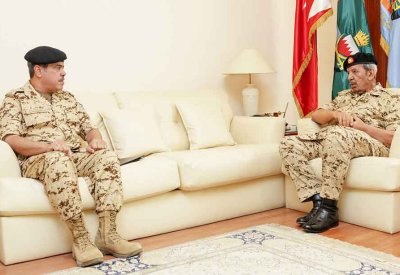 القائد العام لقوة دفاع البحرين يستقبل العقيد الركن الشيخ نايف بن إبراهيم