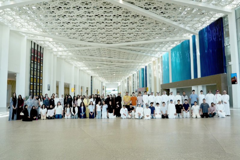 “العالمي للمعارض” يستضيف 100 طالب ضمن  برنامج “إنجاز البحرين” لاستكشاف المسارات المهنية