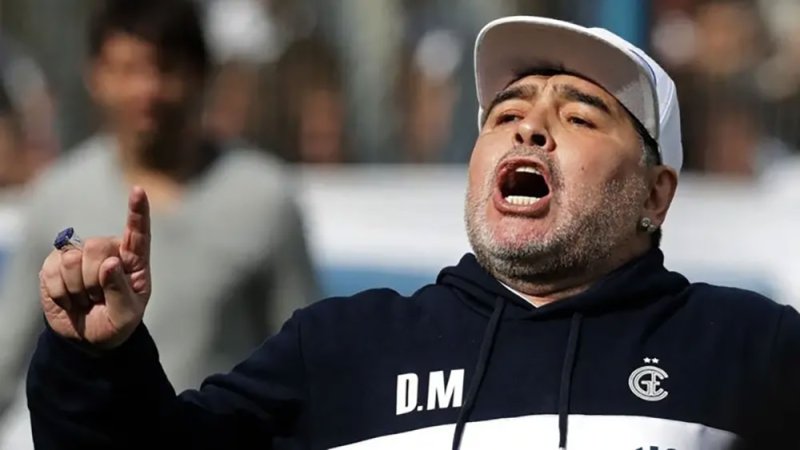"الأسطورة كان يعرف".. مارادونا حذر من الميزة المكروهة في المونديال قبل 8 سنوات