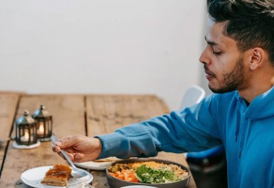 رغم تناول الطعام.. 5 أسباب خفية تجعلك تشعر بالجوع