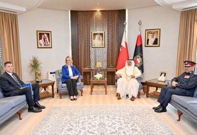 معالي وزير الداخلية يؤكد خلال استقباله السفيرة الأمريكية على استمرار تعزيز أطر التعاون والعمل المشترك بين البلدين