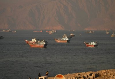 حزمة عوائق تمنع عودة الملاحة في مضيق هرمز إلى طبيعتها