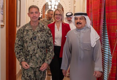 جلالة الملك المعظم القائد الأعلى للقوات المسلحة يستقبل قائد القيادة المركزية الأمريكية