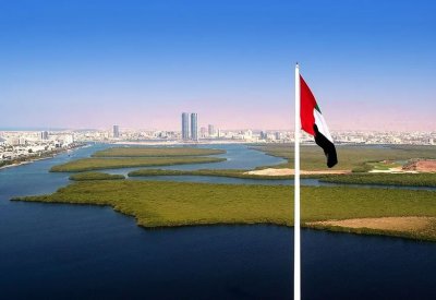 نمو القطاع الخاص غير النفطي في الإمارات يهبط لأدنى مستوى في 5 سنوات