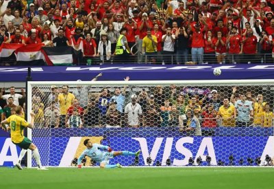 مصر تهزم أستراليا وتبلغ ثمن نهائي كأس العالم