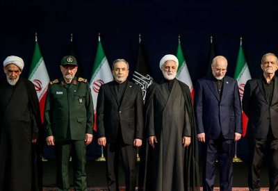 جنازة خامنئي.. كيف كشفت "تصدع النظام" في إيران؟