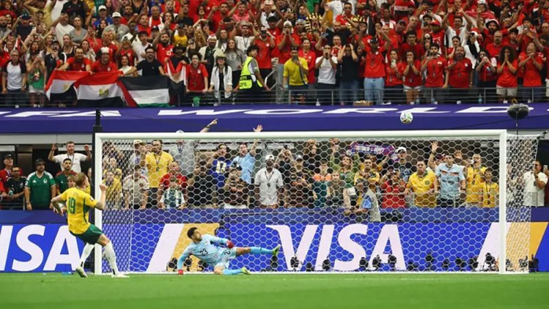 مصر تهزم أستراليا وتبلغ ثمن نهائي كأس العالم