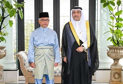 سلطان ولاية باهانغ الماليزية يستقبل سفير مملكة البحرين لدى ماليزيا