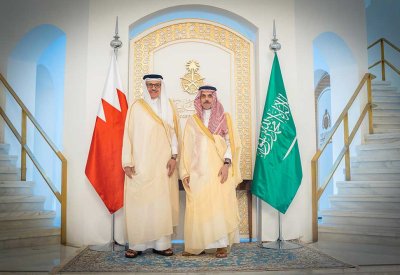 وزير الخارجية يجتمع مع وزير الخارجية في المملكة العربية السعودية