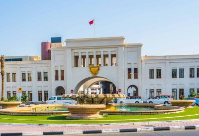 طقس حار نهارًا ومعتدل ليلًا في مملكة البحرين