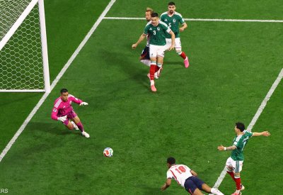 إنجلترا تهزم المكسيك وتبلغ ربع نهائي كأس العالم