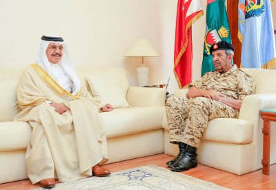 القائد العام لقوة دفاع البحرين يستقبل وزير الداخلية