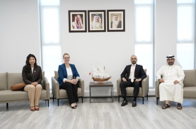 وزير التنمية الاجتماعية يستقبل سفيرة الولايات المتحدة الأمريكية لدى مملكة البحرين