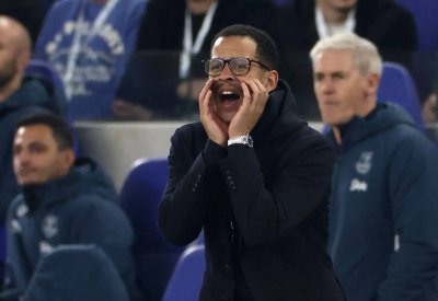 روزنير يتولى تدريب نادي باريس إف سي