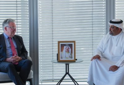 وزير المالية والاقتصاد الوطني يلتقي الرئيس التنفيذي العالمي لـ"دي إتش إل" إكسبرس