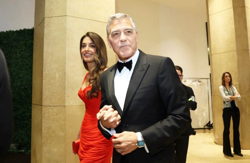 "الأسد الذهبي" يتوج التاريخ السينمائي والالتزام الإنساني لجورج كلوني