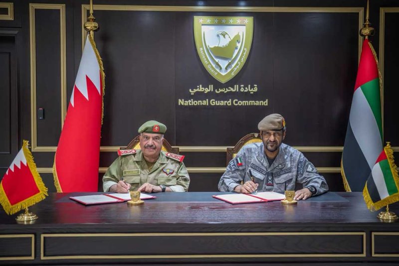 مدير أركان الحرس الوطني يوقع مذكرة تفاهم مع قائد الحرس الوطني الإماراتي لتعزيز التعاون في التدريب العسكري