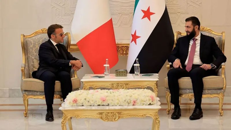 الشرع أمام ماكرون: حدثنا أسطولنا البحري والجوي