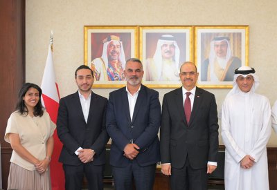 وزير العمل ووزير الشؤون القانونية يستقبل المدير الإقليمي لمجموعة ماجد الفطيم