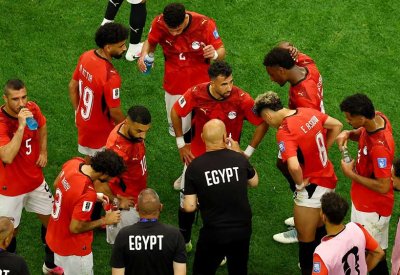 مصدر يكشف ماذا قال حسام حسن للاعبي مصر بعد "الخروج المشرف"