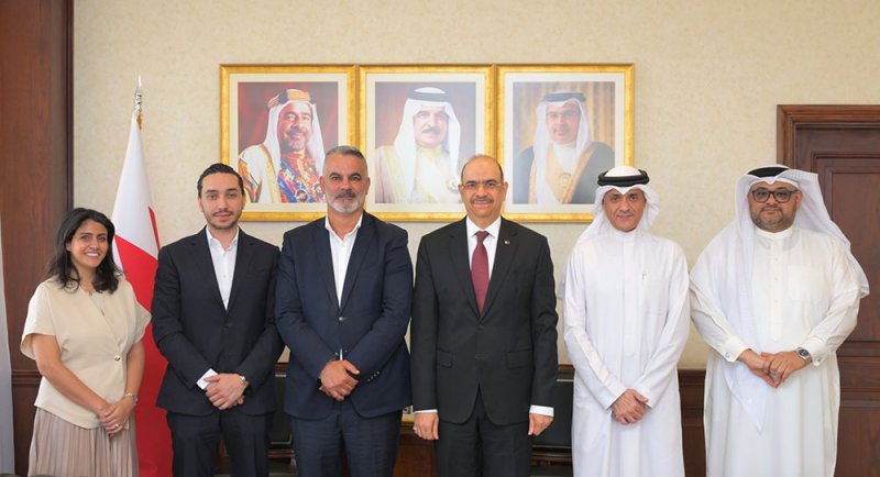 وزير العمل ووزير الشؤون القانونية يستقبل المدير الإقليمي لمجموعة الفطيم