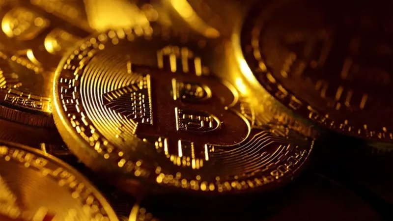 سعر البيتكوين يتراجع 2% مع تصريحات ترامب حول انتهاء مذكرة التفاهم مع إيران
