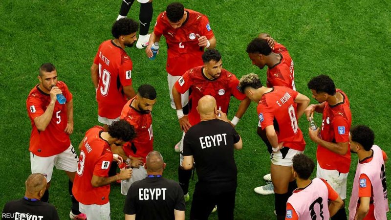 مصدر يكشف ماذا قال حسام حسن للاعبي مصر بعد "الخروج المشرف"
