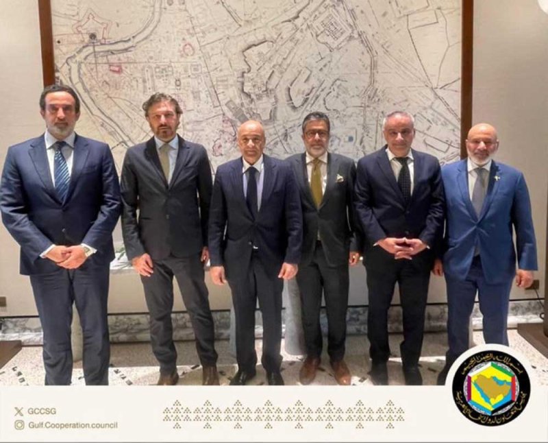 السفير البحريني لدى إيطاليا يشارك في اجتماع سفراء دول "التعاون" مع البديوي في روما