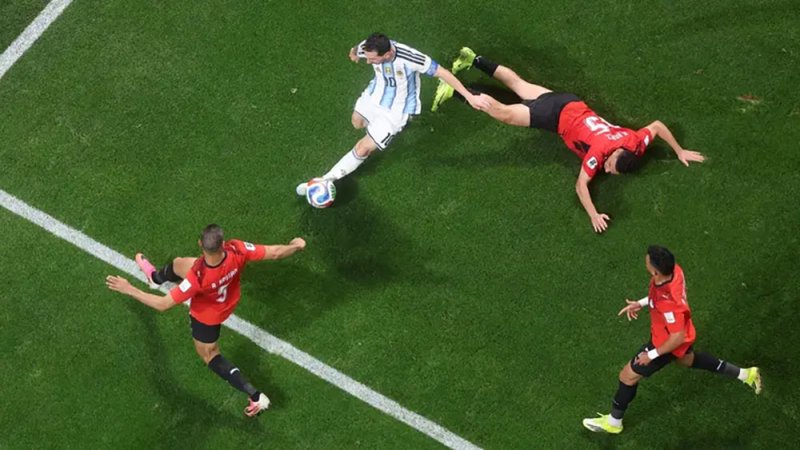 لماذا بدا ميسي وكأنه في العشرينات أمام مصر؟