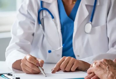 وفاة 3 أشخاص في بريطانيا بسبب نصيحة طبية خاطئة