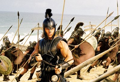Troy.. عندما يتفوق غبار المعارك على وهج الأوسكار وسقطات الرومانسية