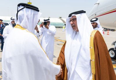 سمو ولي العهد رئيس مجلس الوزراء يصل إلى دولة قطر لتقديم واجب العزاء في وفاة صاحب السمو الأمير الوالد الشيخ حمد بن خليفة آل ثاني