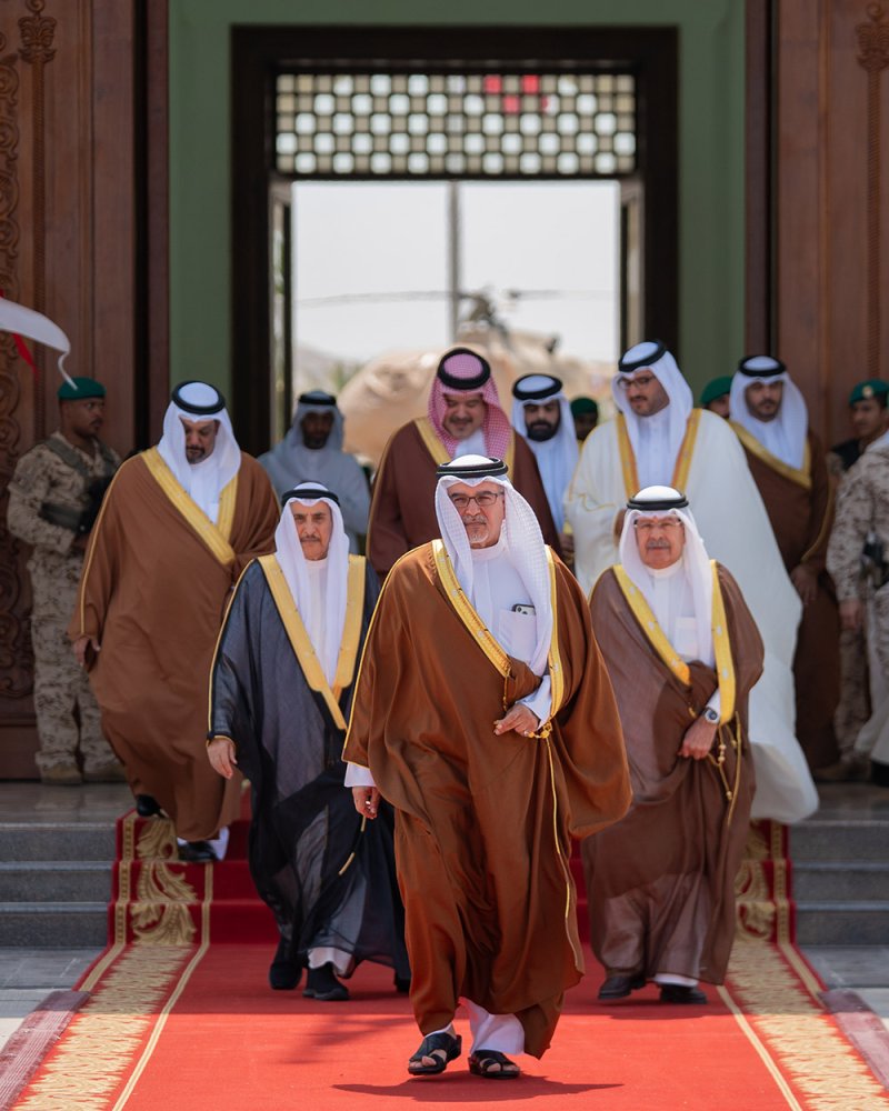 سمو ولي العهد رئيس مجلس الوزراء يغادر أرض الوطن متوجهاً إلى دولة قطر لتقديم واجب العزاء في وفاة صاحب السمو الأمير الوالد الشيخ حمد بن خليفة آل ثاني