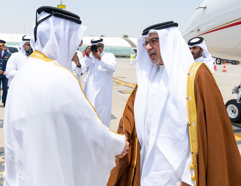 سمو ولي العهد رئيس مجلس الوزراء يصل إلى دولة قطر لتقديم واجب العزاء في وفاة صاحب السمو الأمير الوالد الشيخ حمد بن خليفة آل ثاني