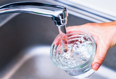 جديدة تماماً على العلم.. "مادة وهمية" في مياه الشرب